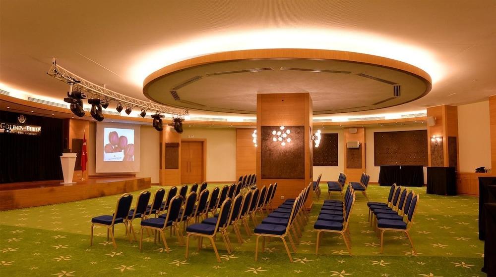 Grand Pasha Luxury Central Nicosia Hotel & Casino Exterior photo