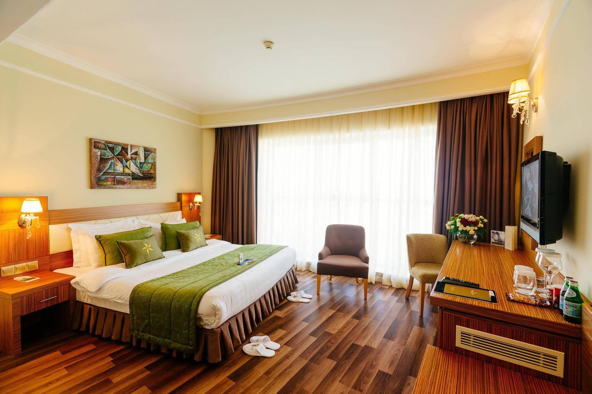 Grand Pasha Luxury Central Nicosia Hotel & Casino Exterior photo