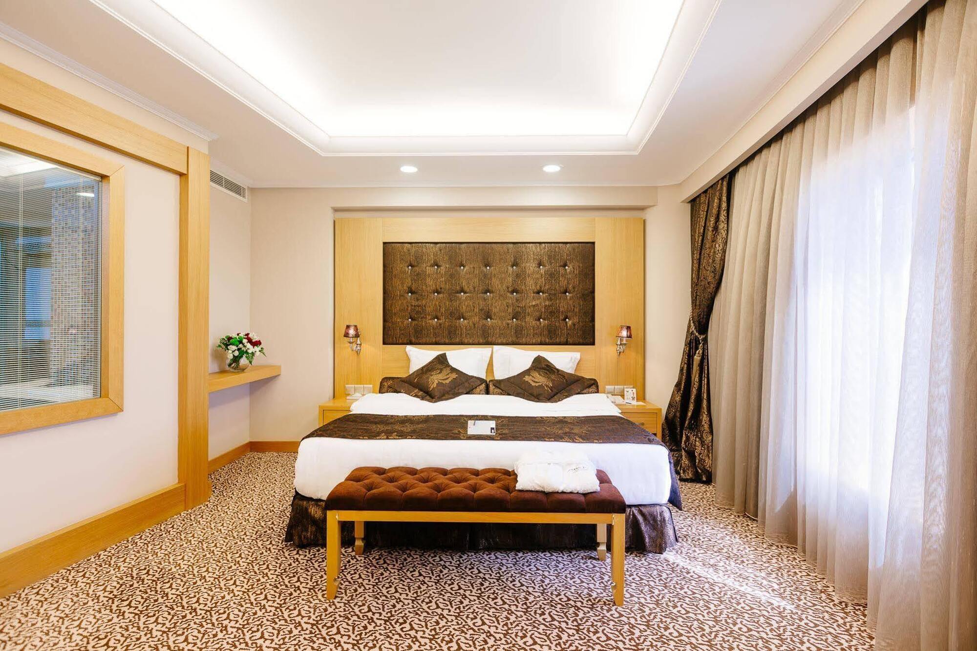 Grand Pasha Luxury Central Nicosia Hotel & Casino Exterior photo